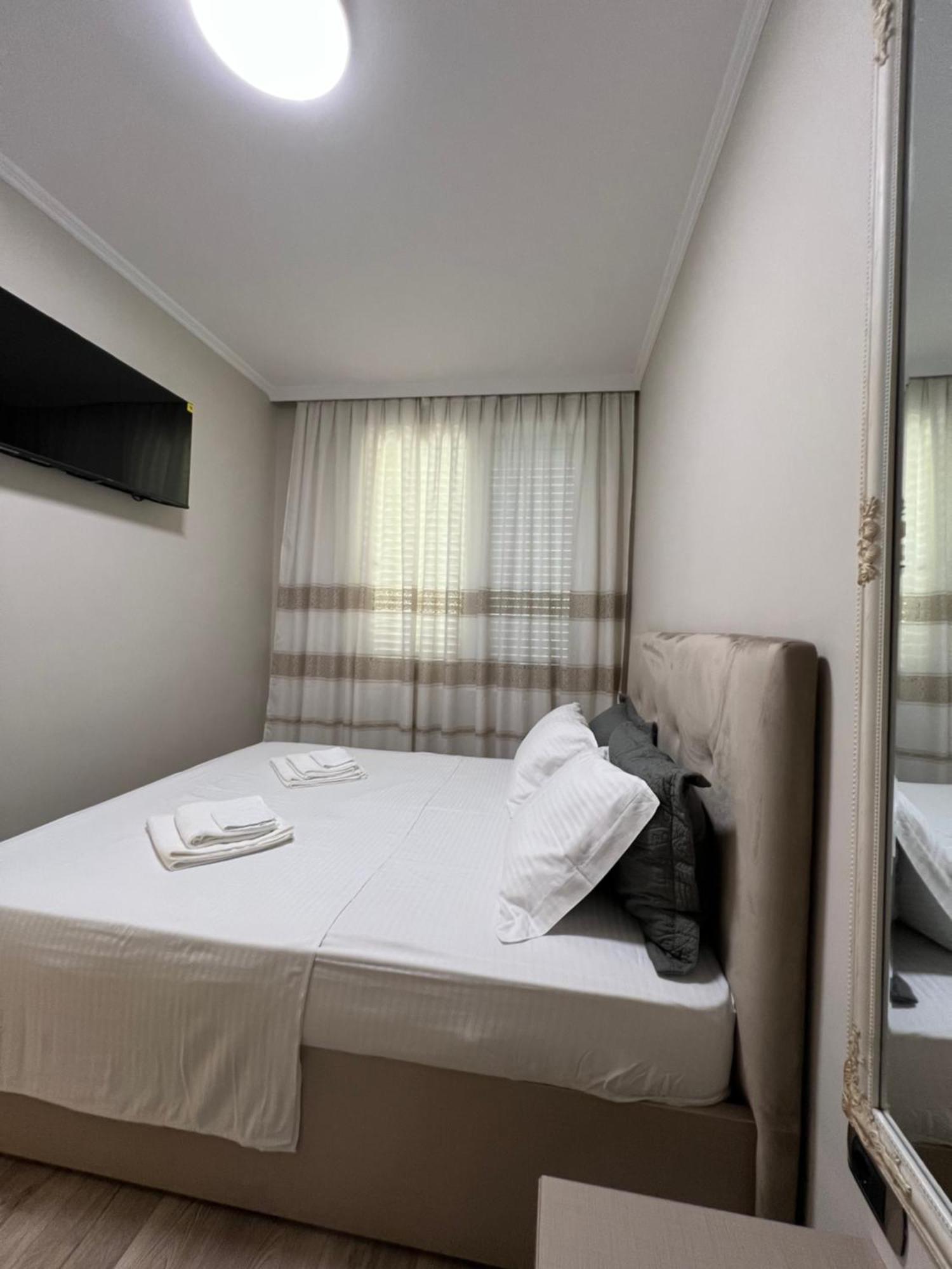 Center View Luxury Apartment ติรานา ภายนอก รูปภาพ