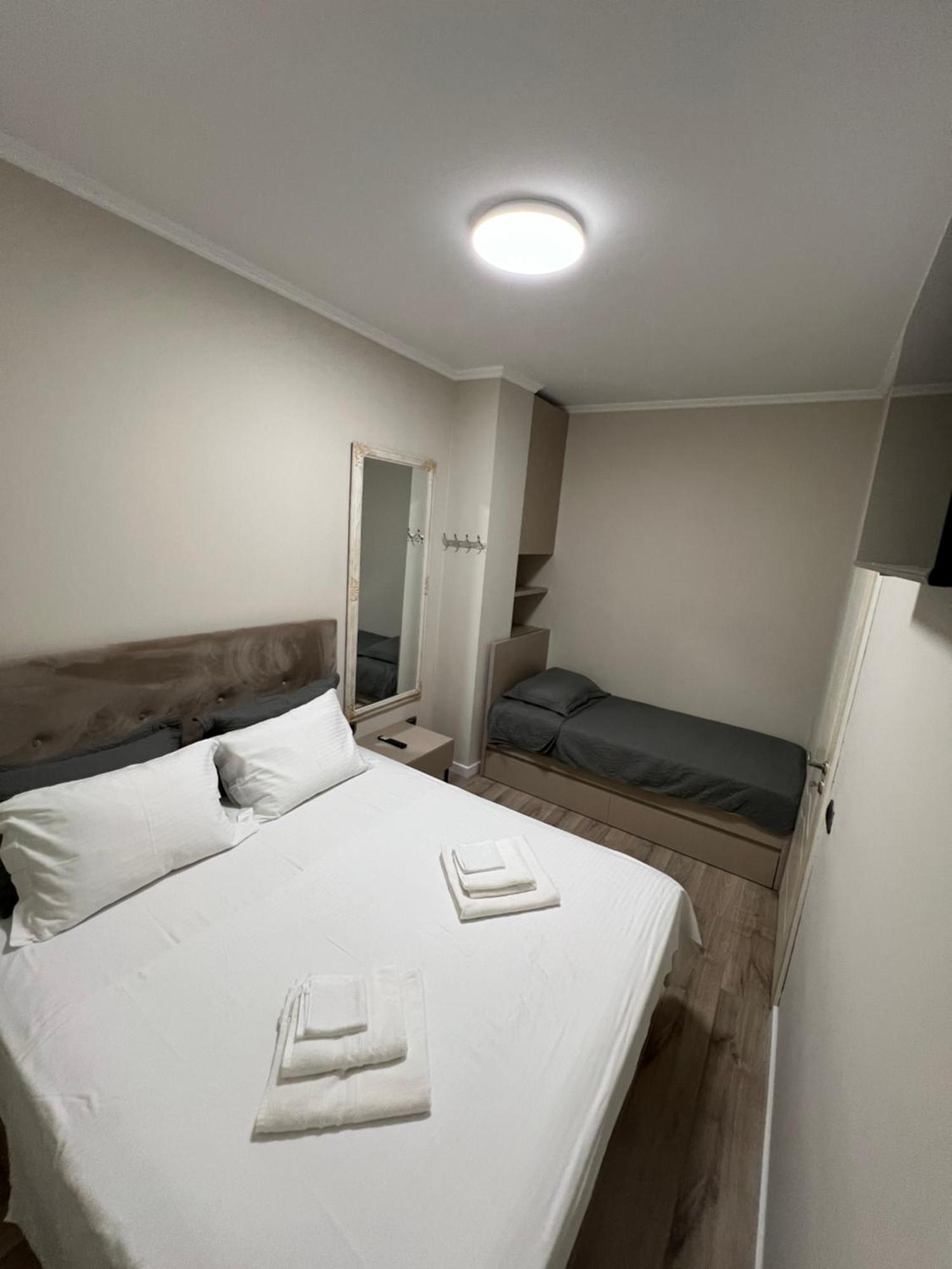 Center View Luxury Apartment ติรานา ภายนอก รูปภาพ
