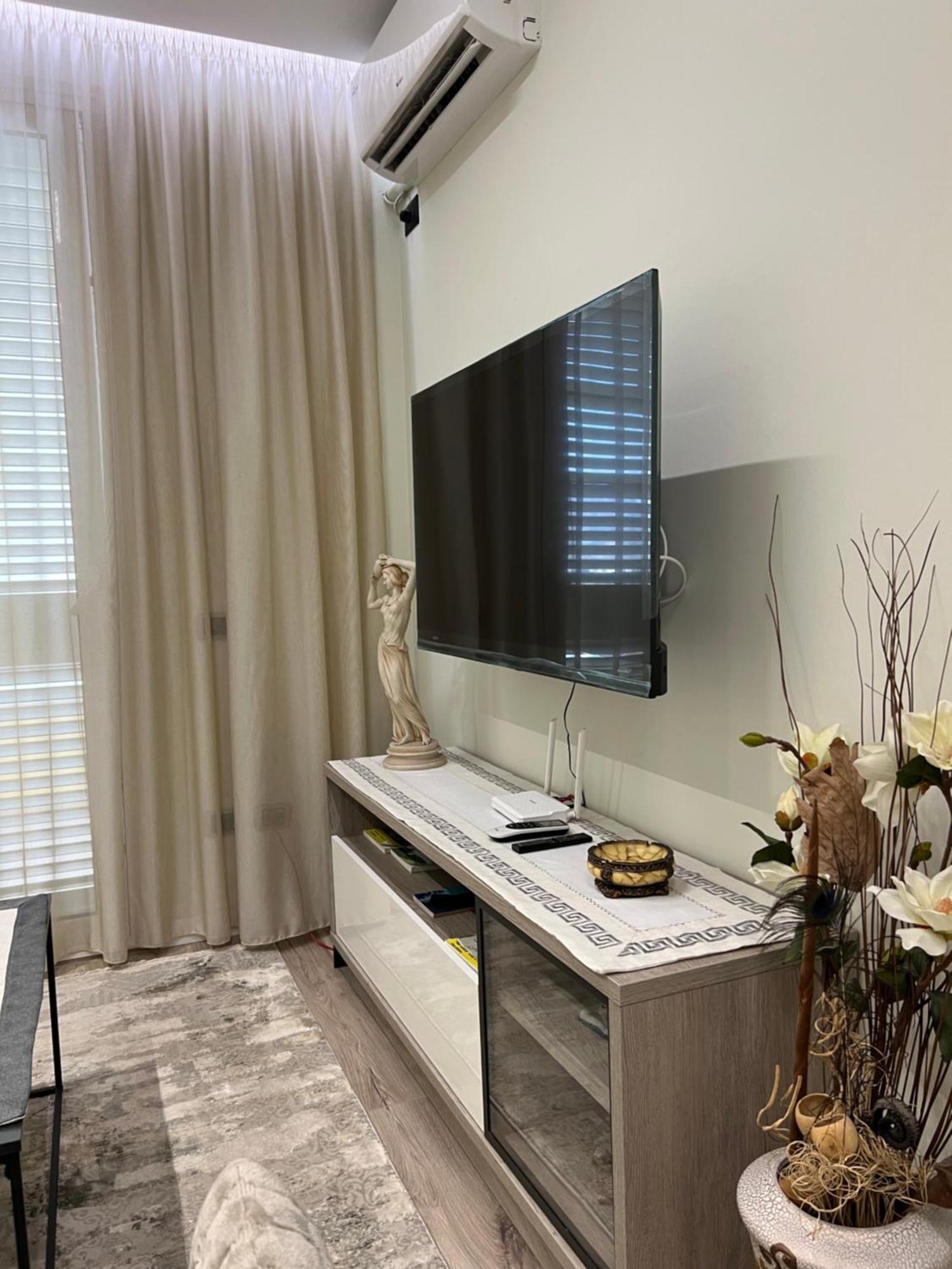 Center View Luxury Apartment ติรานา ภายนอก รูปภาพ