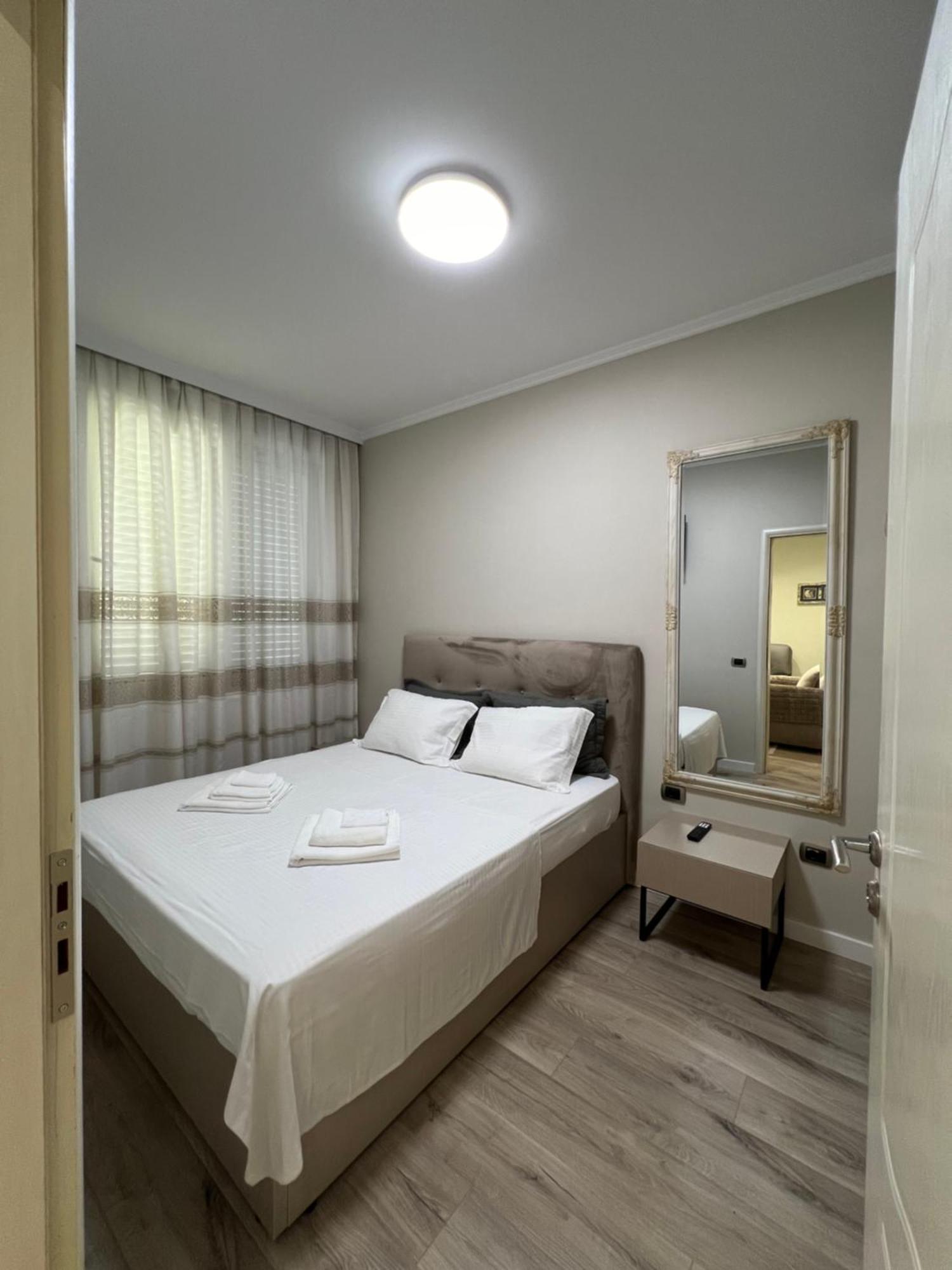 Center View Luxury Apartment ติรานา ภายนอก รูปภาพ