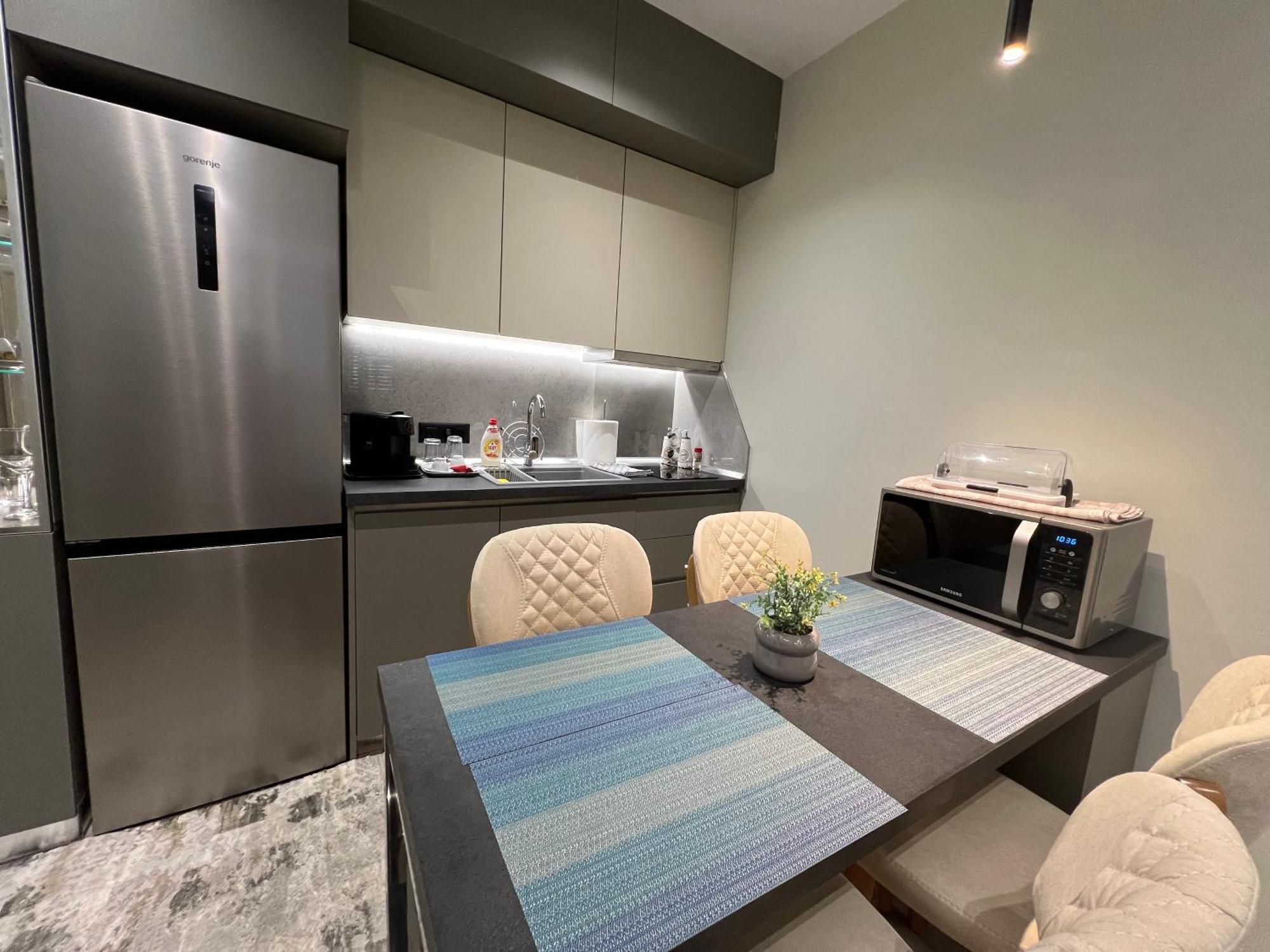 Center View Luxury Apartment ติรานา ภายนอก รูปภาพ